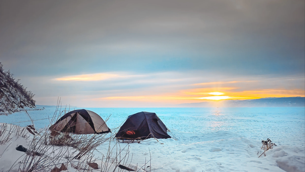 6 TIPS FOR STAYING WARM WHILE WINTER CAMPING